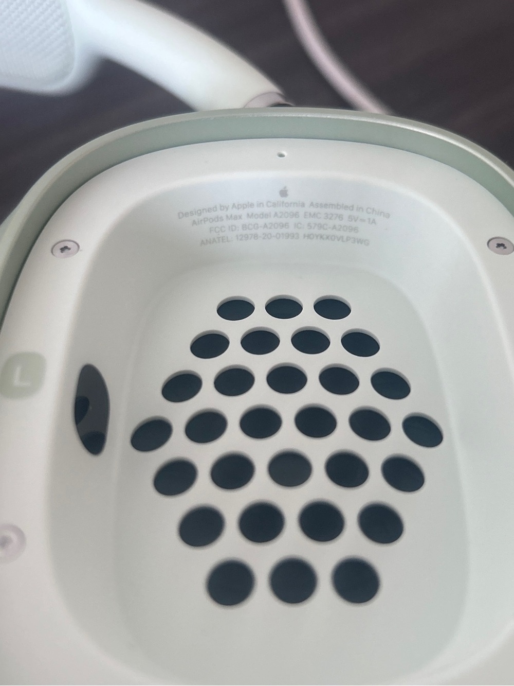 Generation 1 AirPod max - Picture 3 of 4